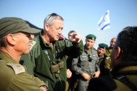 Flickr_-_Israel_Defense_Forces_-_Lt._Gen._Benny_Gantz_Tours_Borders_(3)