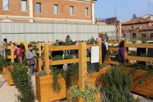 pubblico nel giardino