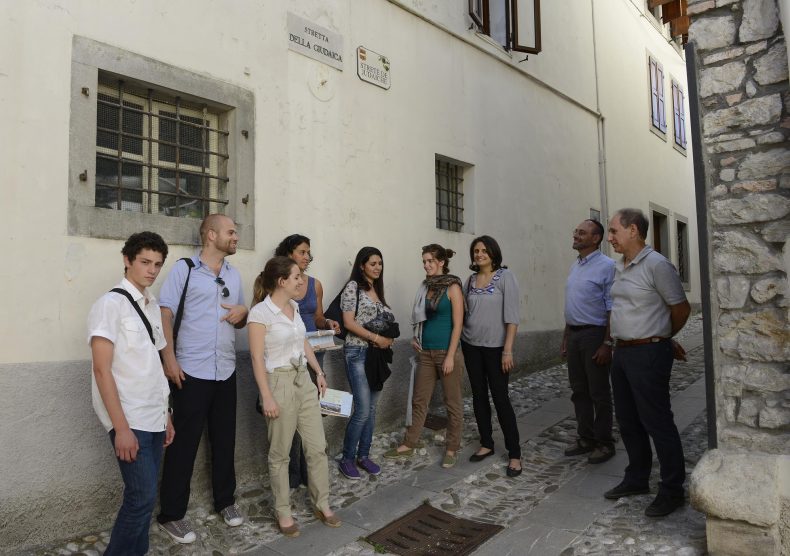 studenti corso giornalismo vicolo ebraico cividale