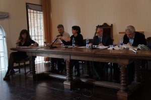 Dalla Creazione alla Creazione. Evoluzione e tradizione a confronto all’Università statale di Milano nell’ultima giornata di Jewish and the City. Spaziando da Darwin alla lettura della complessità del rapporto che diede nei suoi scritti Primo Levi, ne hanno discusso lo scrittore Domenico Scarpa, consulente del Centro Internazionale di Studi che porta il nome del grande intellettuale torinese, rav Gianfranco Di Segni, coordinatore del Collegio rabbinico italiano e membro del Consiglio nazionale delle ricerche, Giulio Giorello, professore di Filosofia della Scienza all’Università degli Studi di Milano, moderati dalla giornalista scientifica e membro del comitato promotore Daniela Ovadia. A offrire al pubblico le parole di Primo Levi sul tema, dando lettura di alcuni brani da lui firmati, Miriam Camerini, attrice e regista.