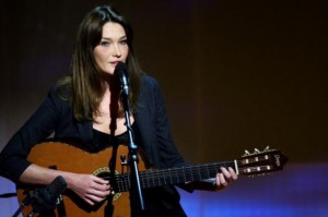 Carla-Bruni-sanremo-2013-300x199