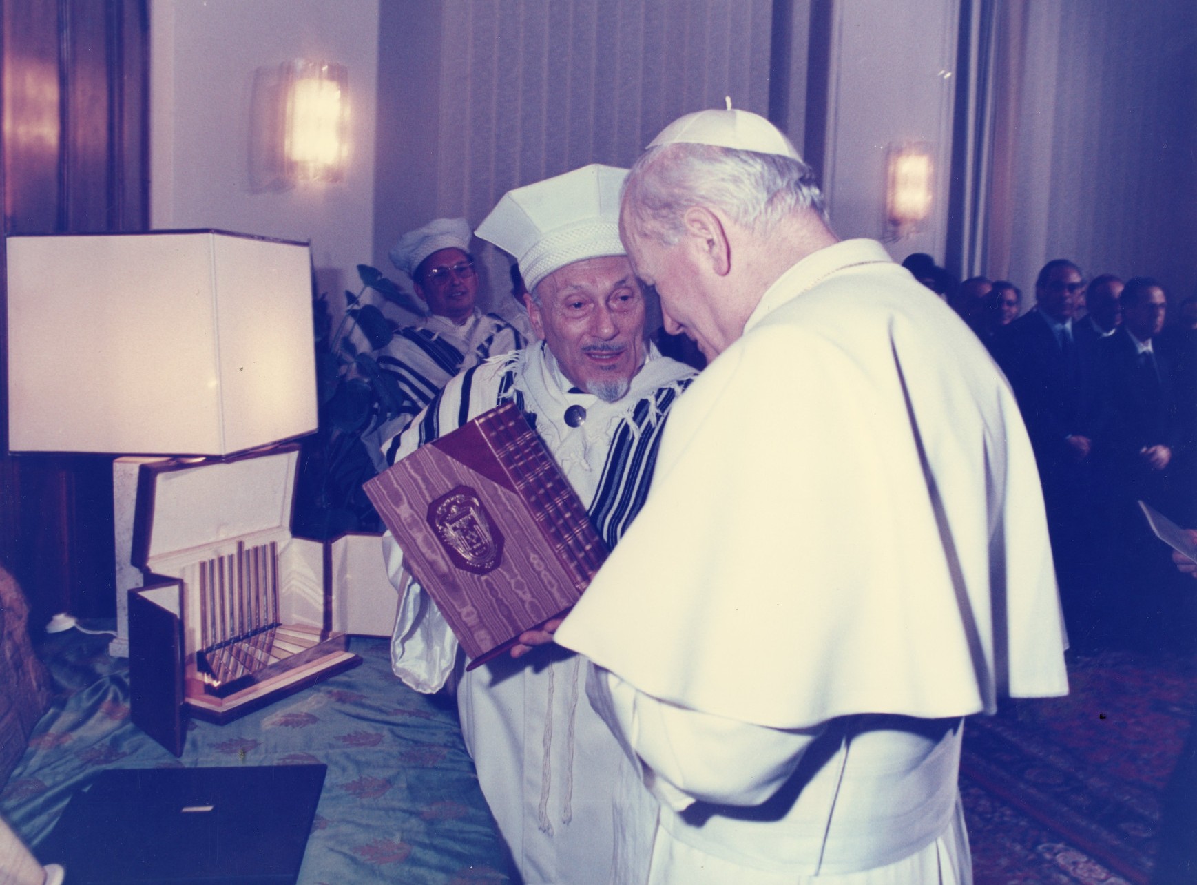 SCAFFALE – I libri di Tito Brandsma: la Chiesa è anche questo