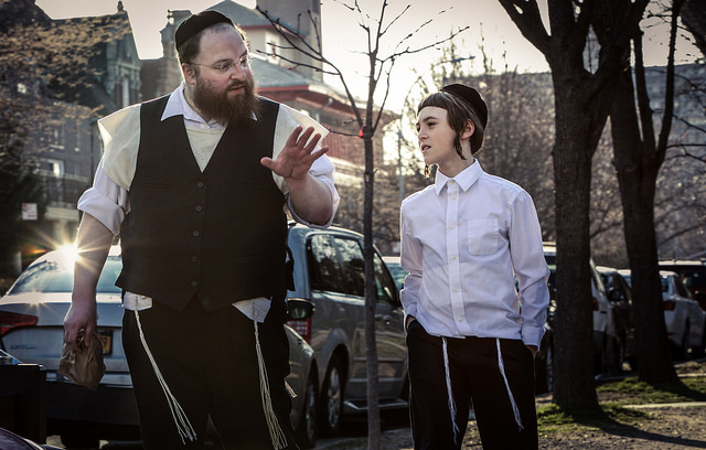 L’yiddish torna a fare spettacolo <br> Occhi aperti sul mondo hassidico