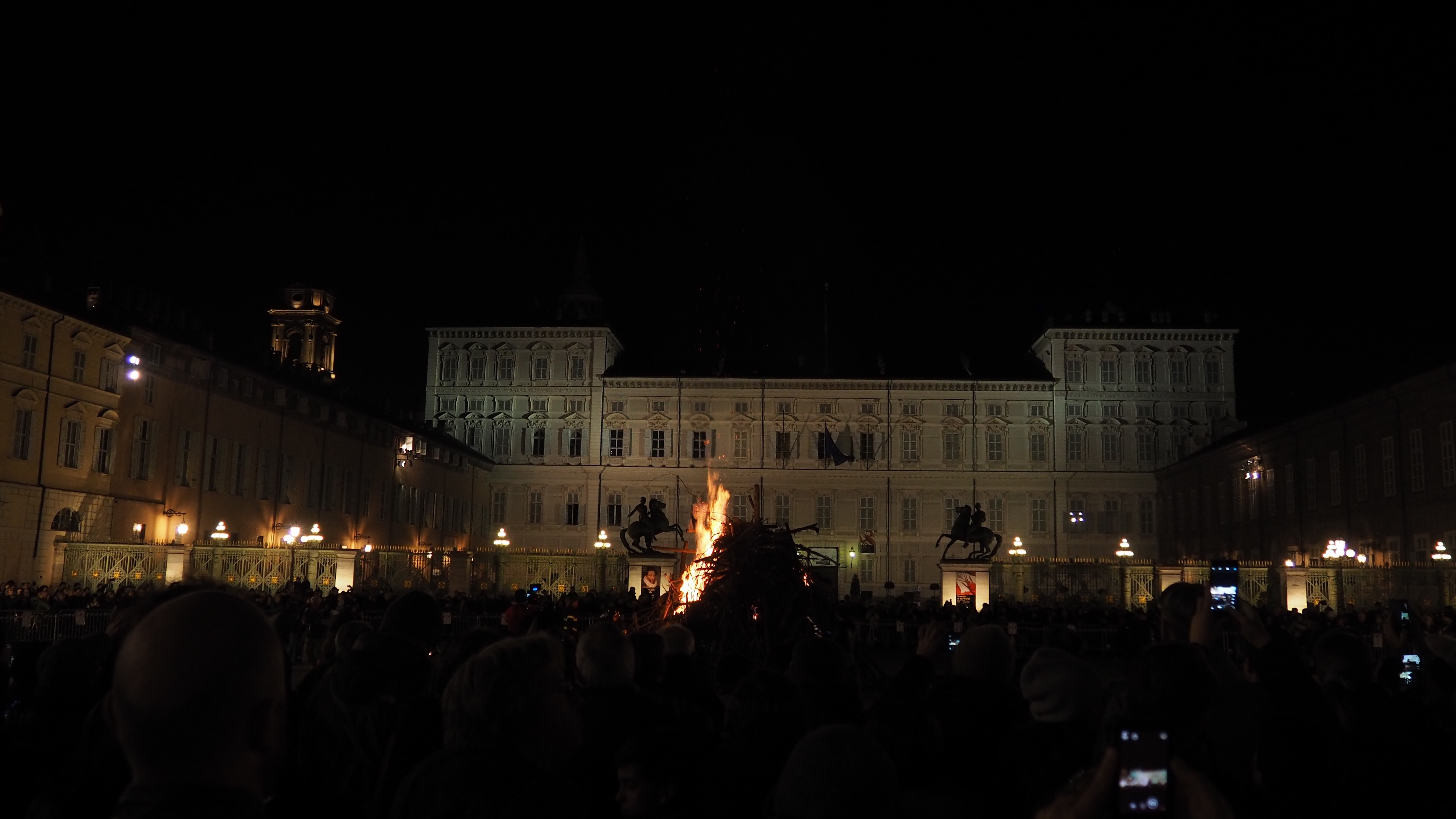 Qui Torino – Il falò delle libertà<br>Insieme, per i diritti di tutti