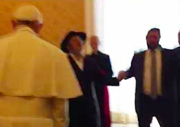 Vaticano, il balletto che fa discutere