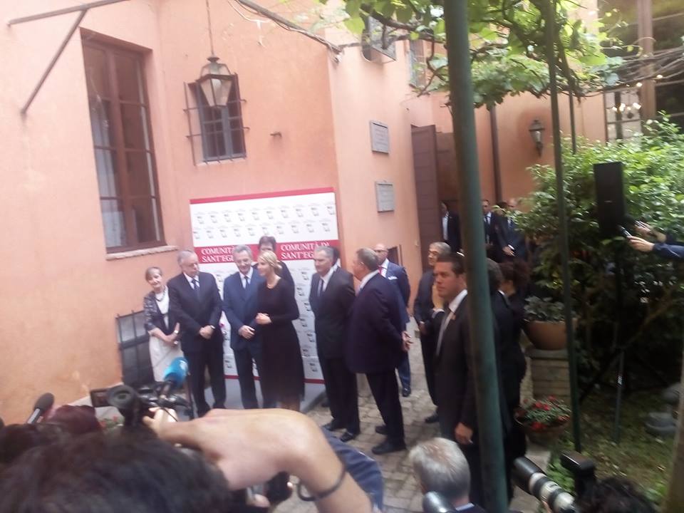 Roma e Vaticano, il giorno dei Trump <br> E per Ivanka è toto-ristorante