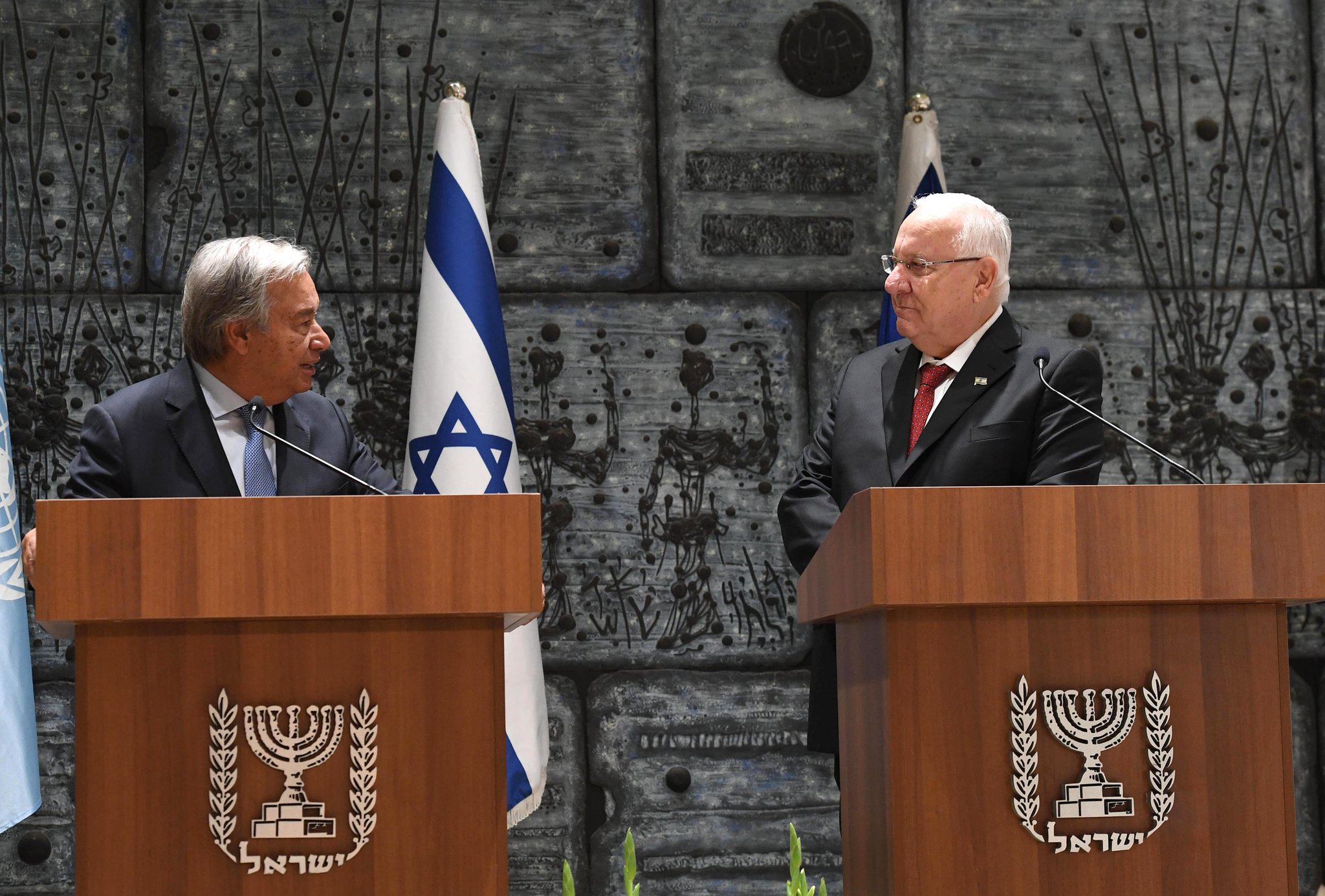 “Invocare la distruzione d’Israele, </br>la nuova forma di antisemitismo”