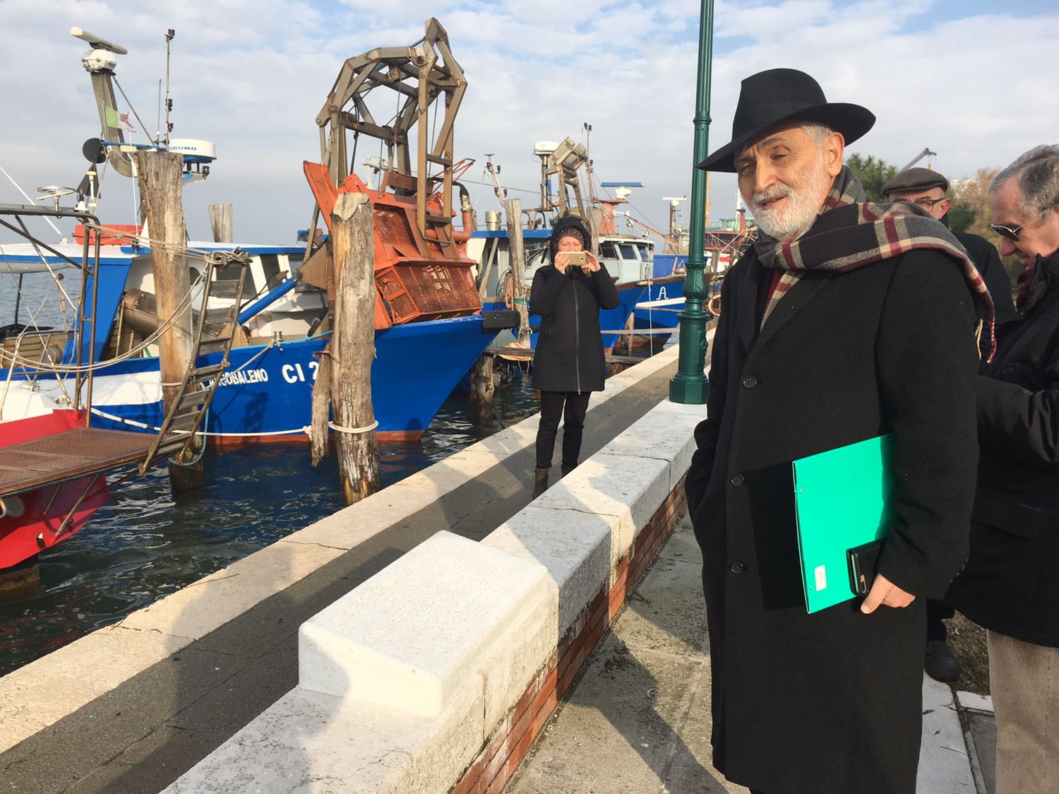 Venezia, svelata la targa commemorativa <br> “Kadima, la speranza in un viaggio”