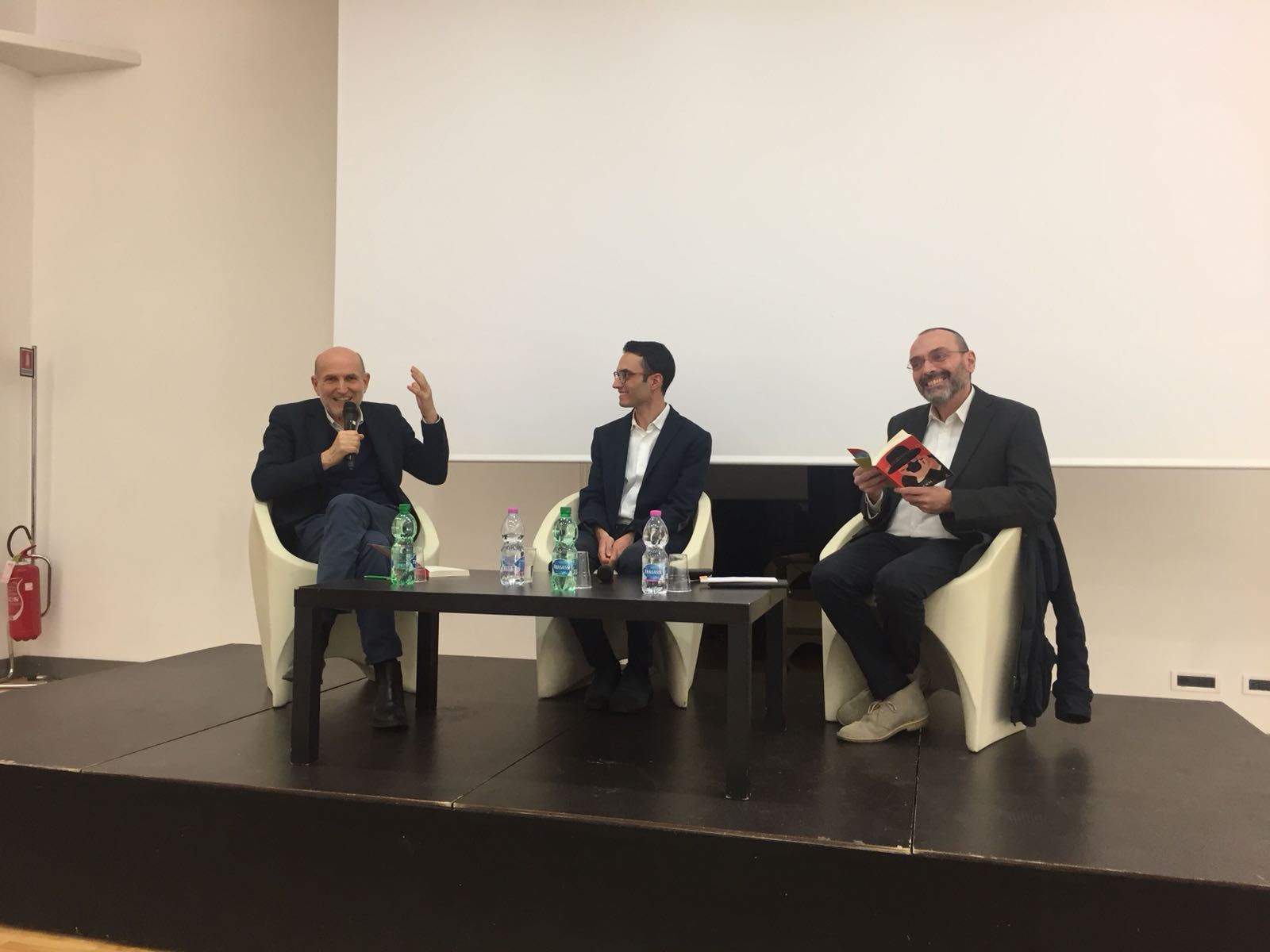 Grandangolo, la presentazione romana <br> “Un libro da leggere a scuola”