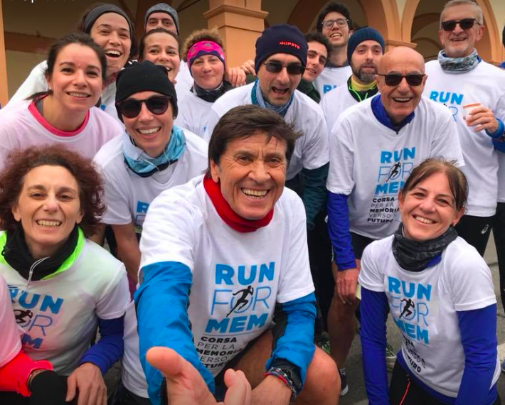 Run For Mem, Gianni Morandi testimonial</br>“Qui per non dimenticare</br> Basta con chi parla di razza”