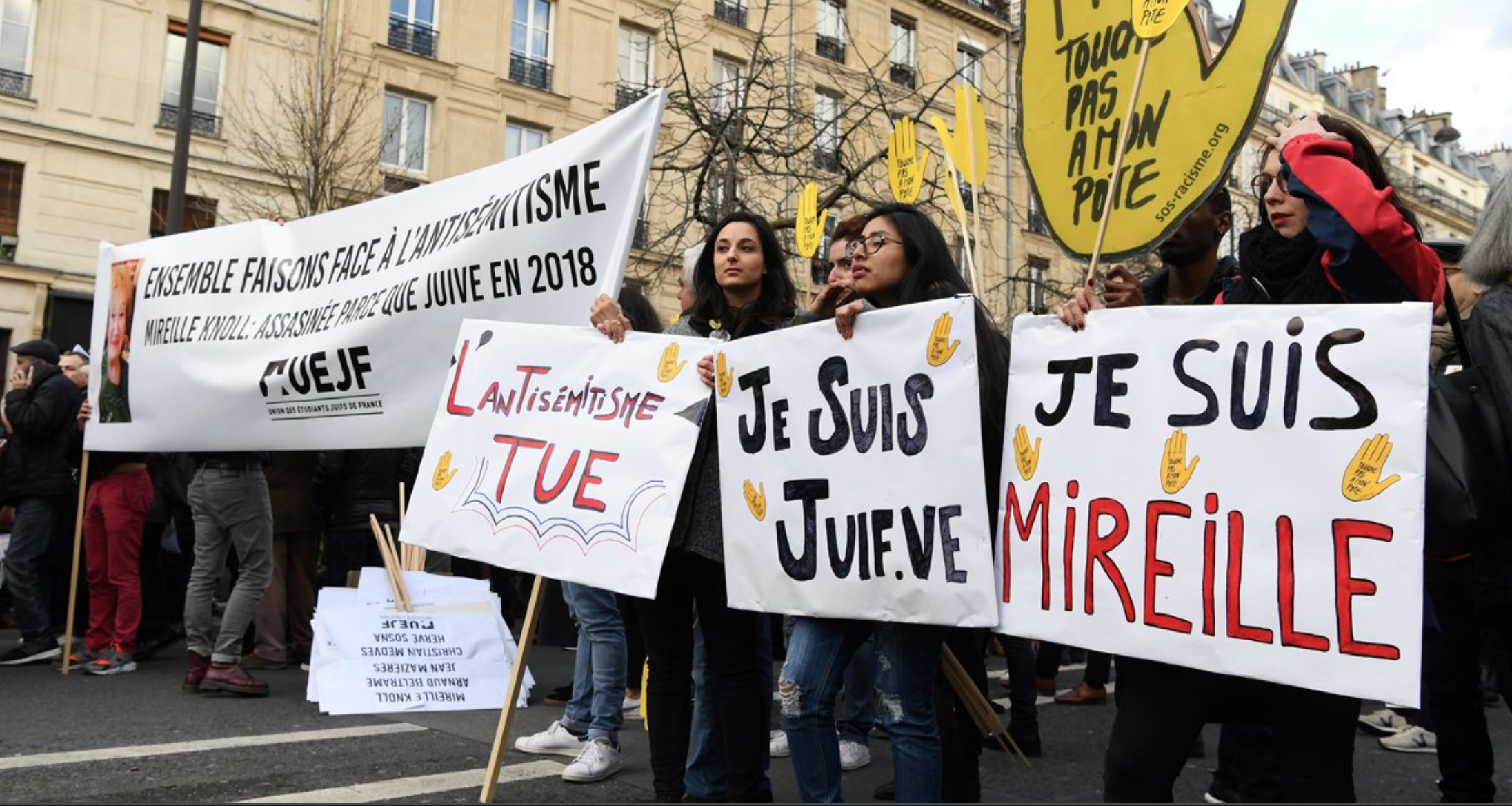 Il corteo contro l’antisemitismo </br>“Cambiamo volto alla Francia”