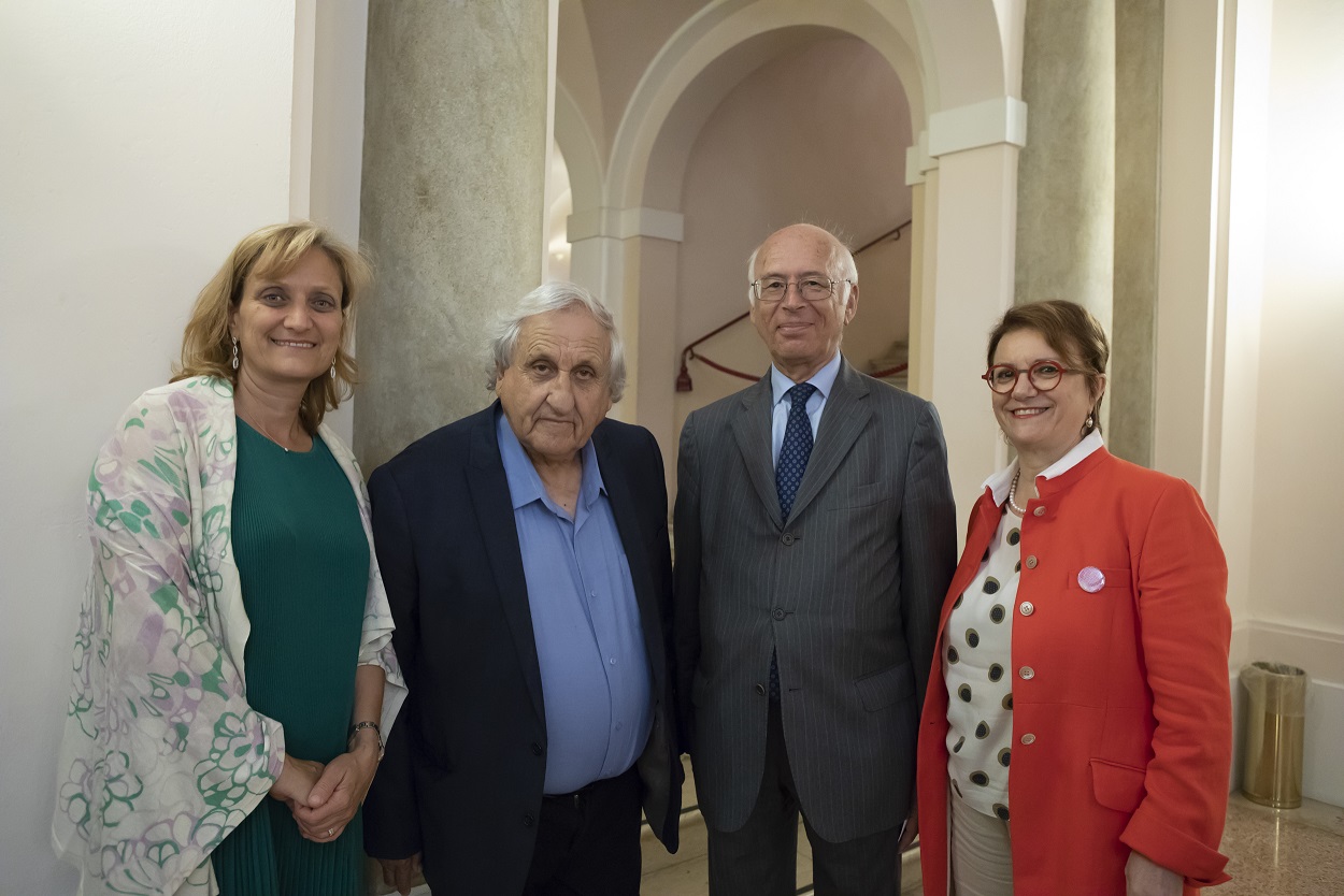 Yehoshua: “Per noi ebrei, i libri </br>sono salvezza e minaccia”