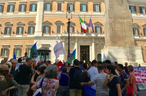 Il presidio a Piazza Montecitorio <br> “Diritti, un impegno comune”