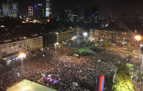 Drusi, la protesta scende in piazza