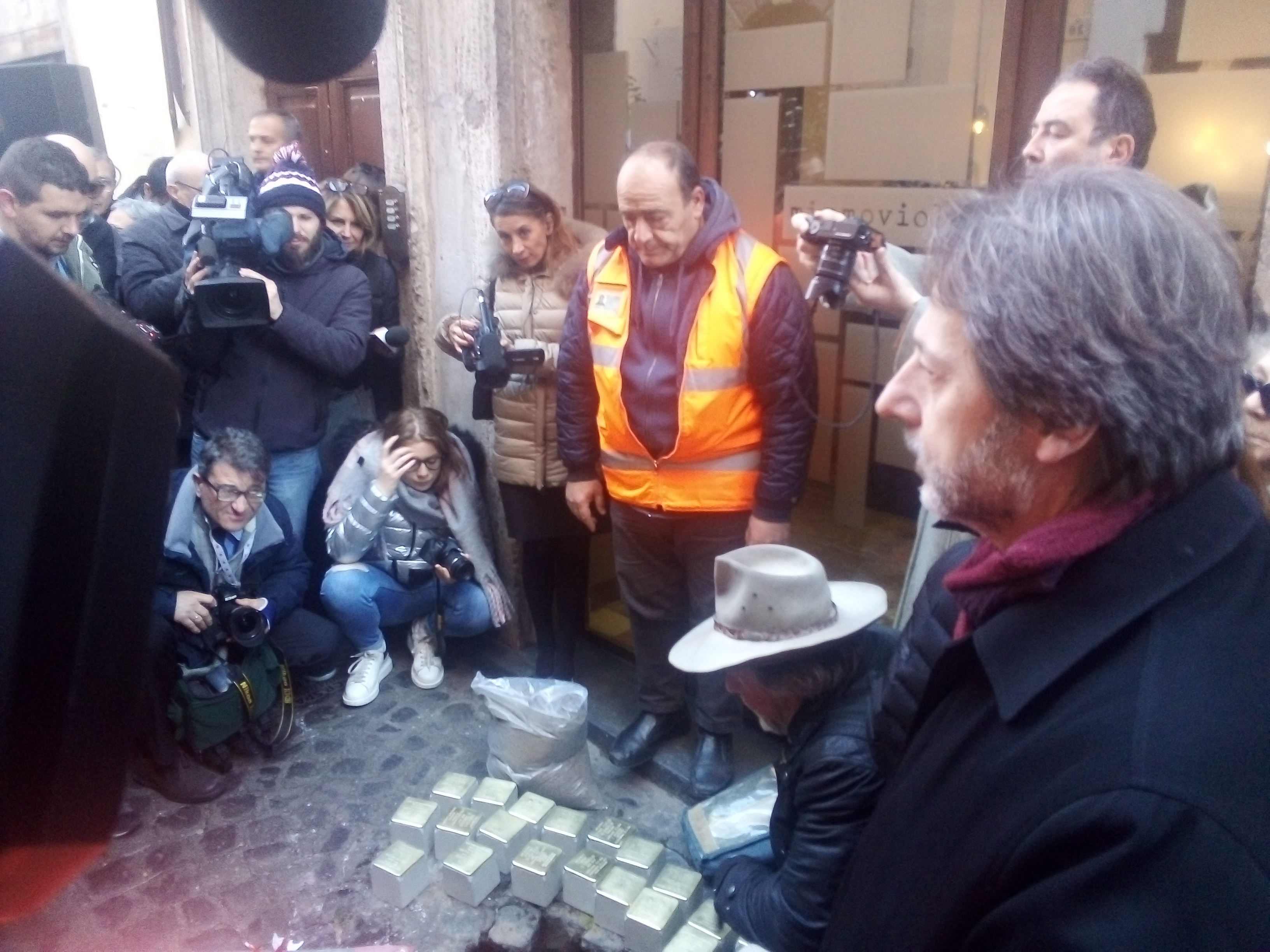 Roma e gli inciampi della Memoria, <br> ricollocate le pietre trafugate