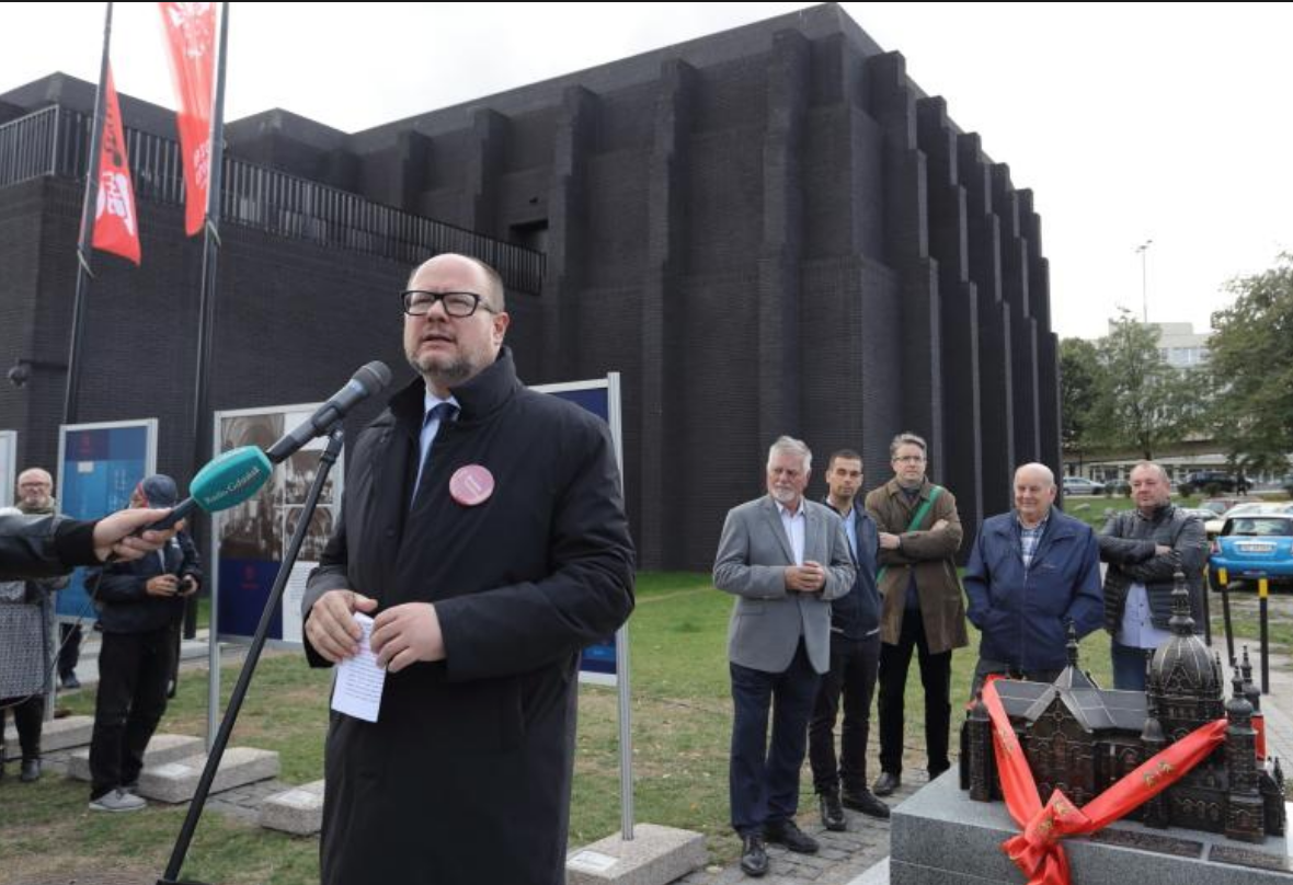 Il cordoglio dell’ebraismo polacco</br>“Adamowicz, un amico, un Mensch”