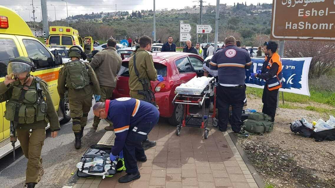 Una vittima e due feriti gravi, <br> è caccia al terrorista palestinese