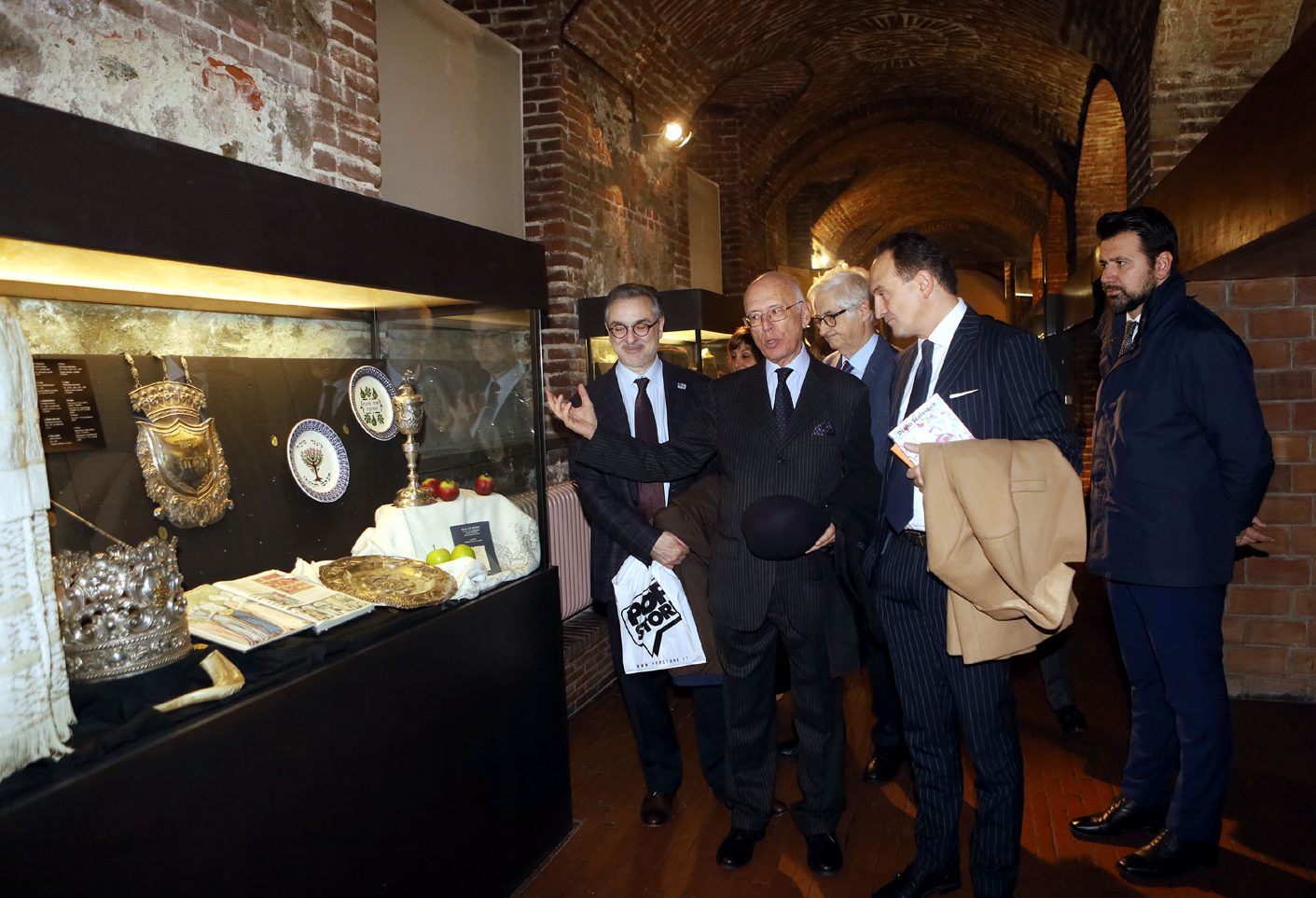 Torino, il presidente Cirio in visita