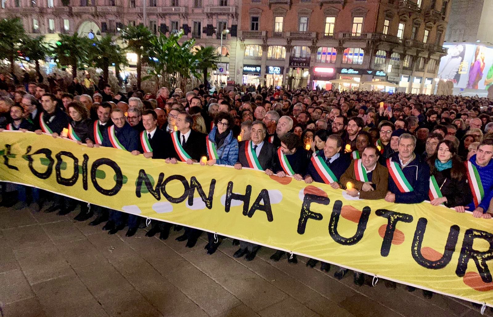 La grande manifestazione a Milano </br> “Basta odio, parliamo d’amore”