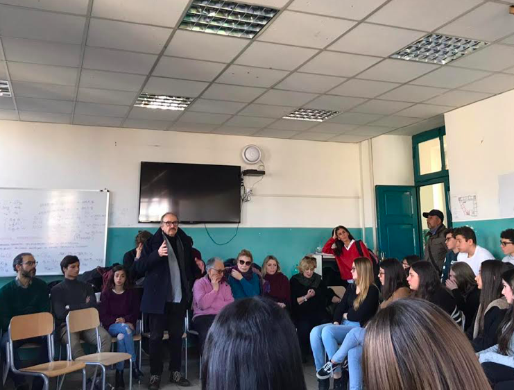 Anne Frank, dal teatro a scuola