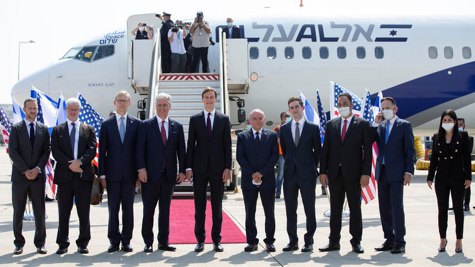 Tel Aviv-Abu Dhabi, un volo nella storia