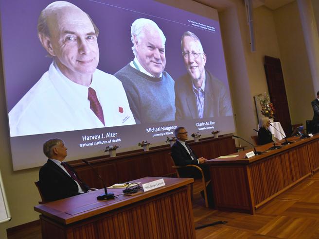 L’emozione del virologo Premio Nobel <br> “Figlio unico di una famiglia ebraica, <br> dovevo per forza fare il medico”
