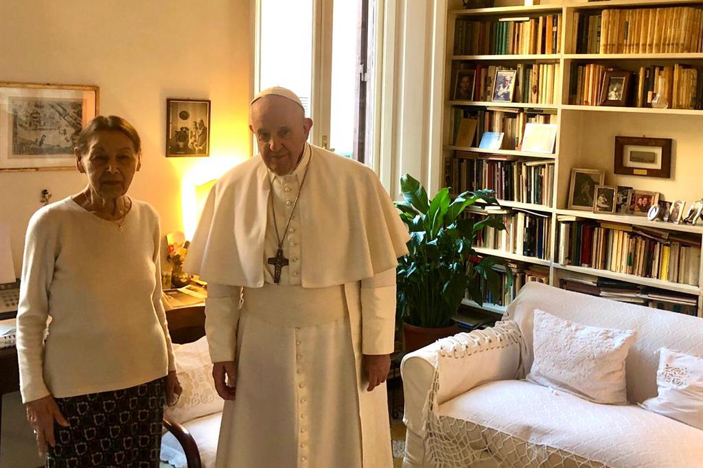 “Memory is living, writing is breathing” </br>Pope meets with Holocaust survivor  </br>Edith Bruck