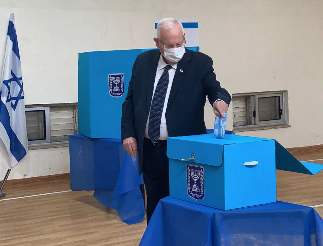 Il Presidente d’Israele Rivlin</br>“Continue elezioni generano sfiducia,</br>ma solo con il voto si lascia il segno”