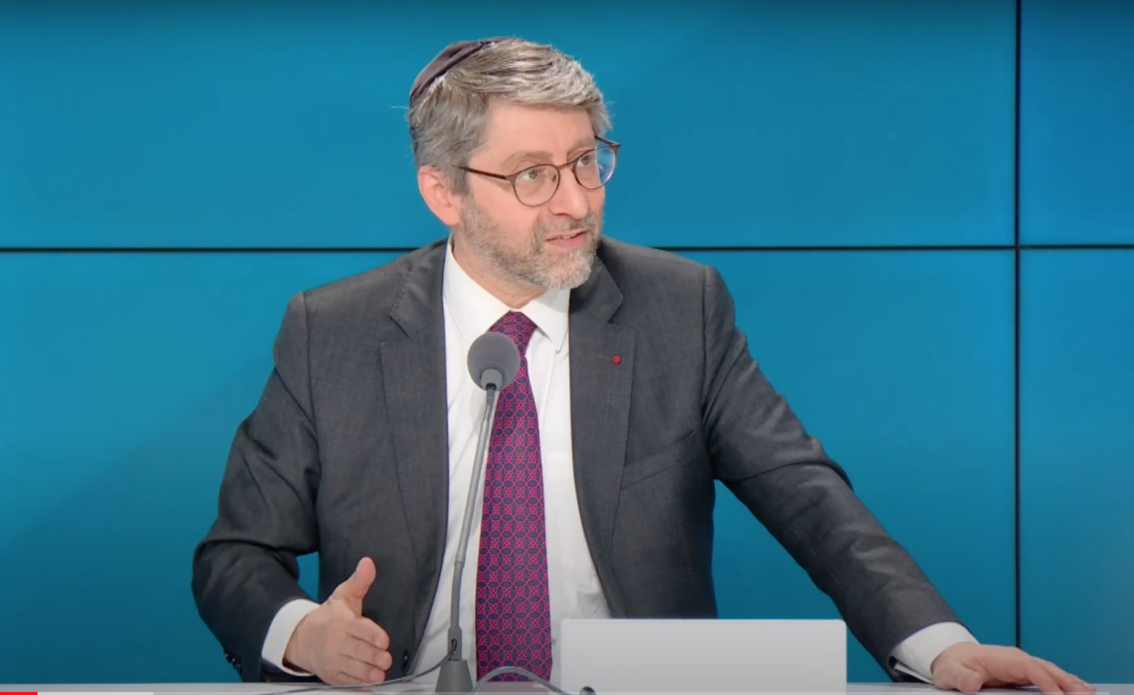 Il Gran Rabbino Haim Korsia: <br> “Francia, è tempo di svegliarsi <br> Fallo ora o sarà troppo tardi”