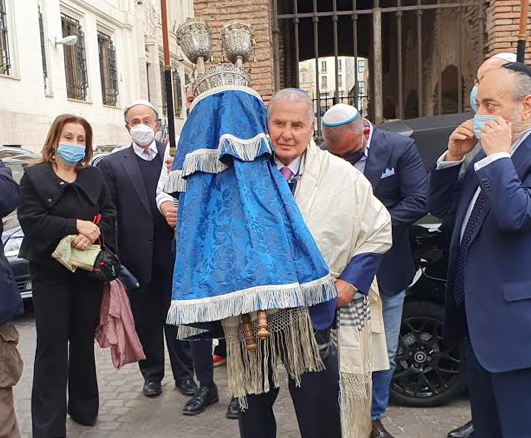 Via Balbo, l’emozione di un nuovo Sefer