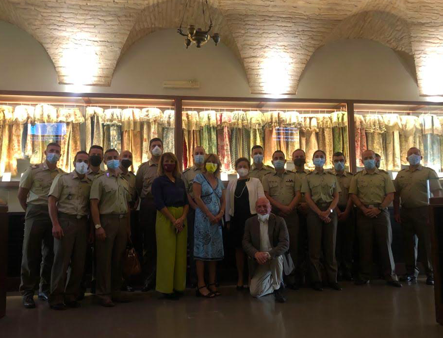 Storia e tradizioni ebraiche, <br> l’esercito visita la sinagoga