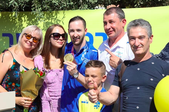 Dolgopyat, il ritorno in patria da eroe <br> e il dibattito acceso sul matrimonio