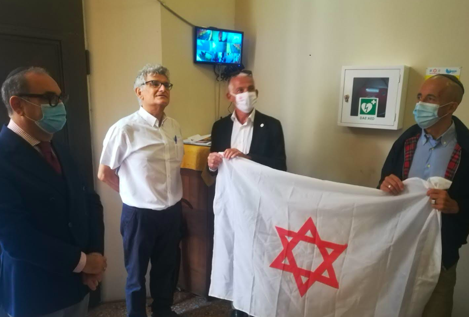 La campagna del Magen David Adom <br> “Defibrillatore, un servizio utile <br> per la Comunità e la città”