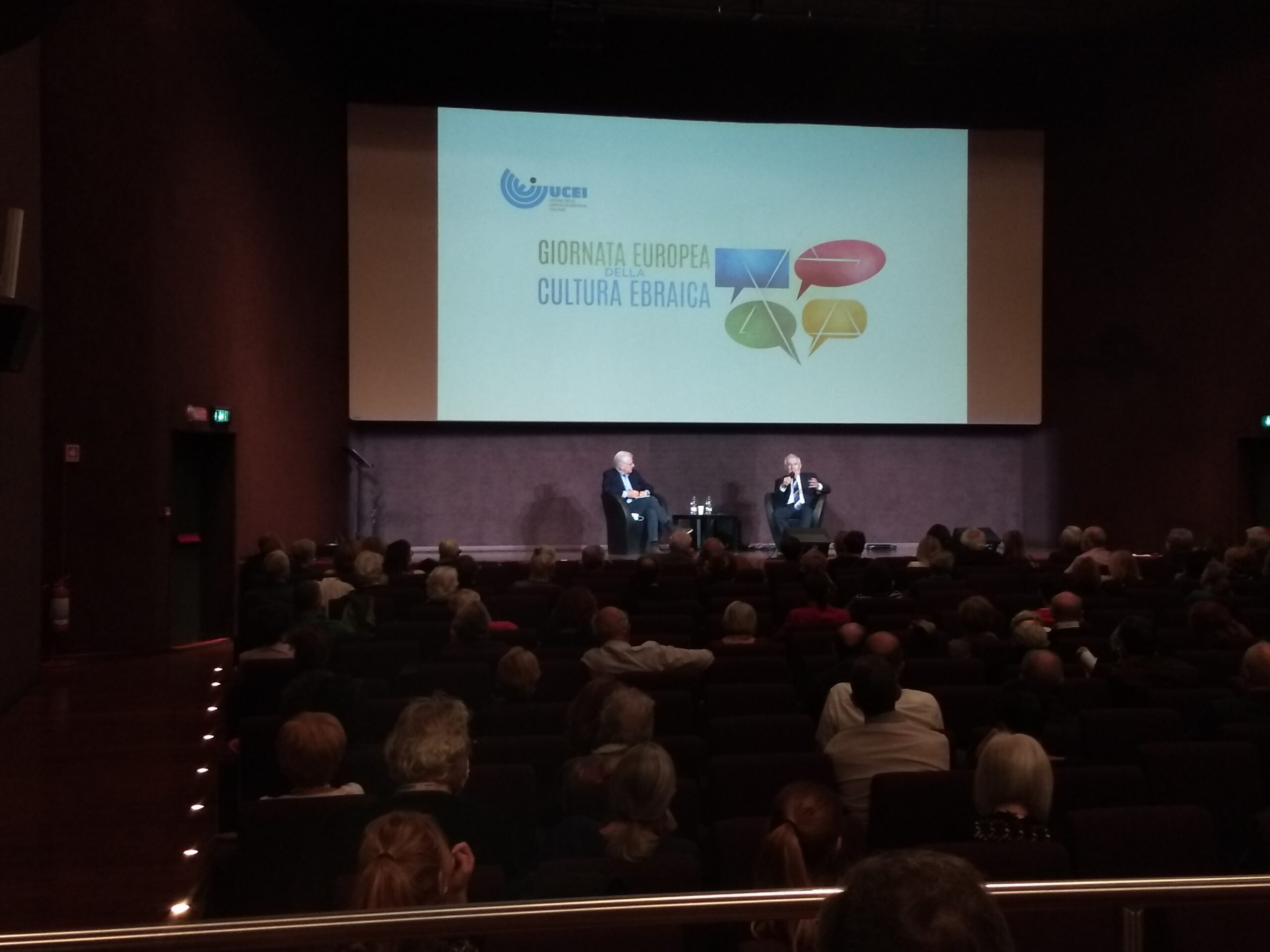 Milano – Dalla politica alla musica, dialettica del confronto