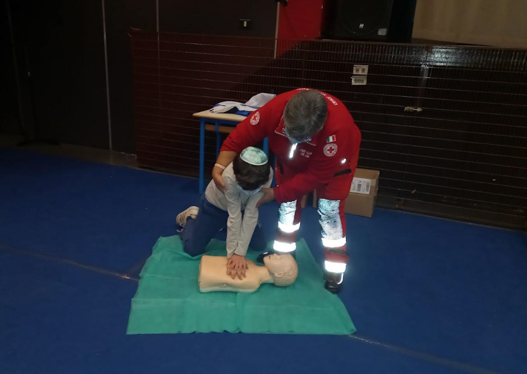L’iniziativa alla scuola ebraica di Milano <br> Primo soccorso, il progetto <br> per studenti e insegnanti