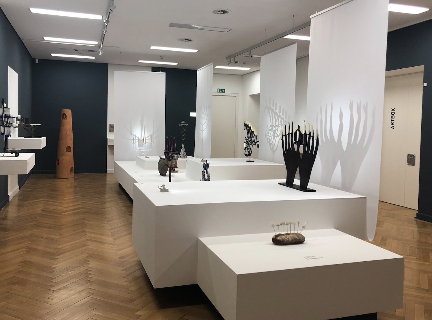 Da Casale ad Innsbruck, <br> i candelabri di Chanukkah <br> e un percorso tra luce e spiritualità