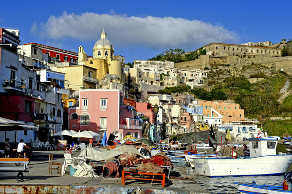 Procida, a 50 anni dal mitico campeggio