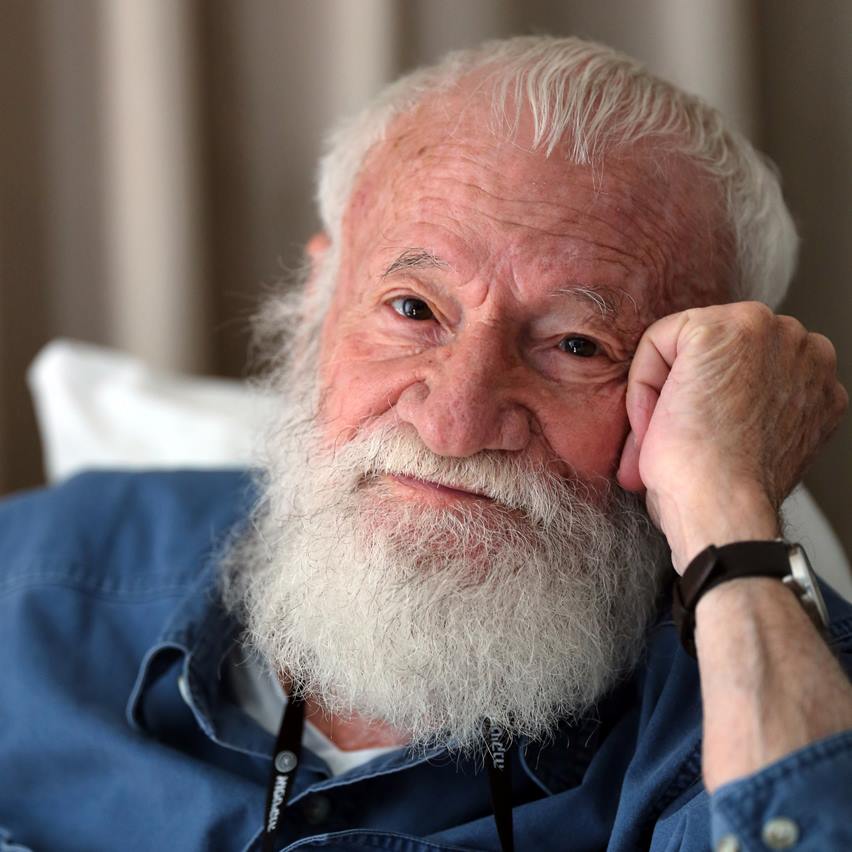 Yoram Taharlev (1938-2022)