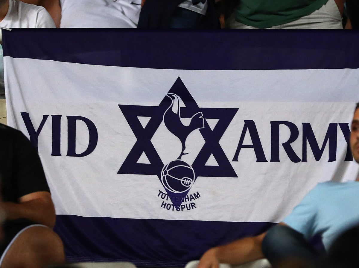 La svolta che fa discutere <br> Il Tottenham ai suoi tifosi: <br> “Yid Army, immagine distorta”