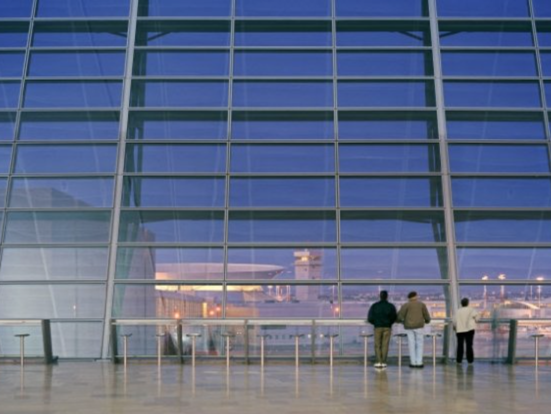 All’aeroporto, tra chi arriva e chi aiuta <br> La ferita dei profughi d’Ucraina 