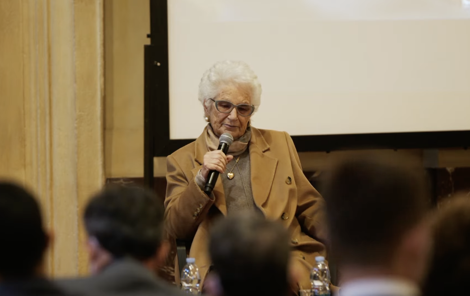 Liliana Segre a Pagine Ebraiche <br> “Destra e fascismo, si inizi togliendo <br> la fiamma da quel logo”