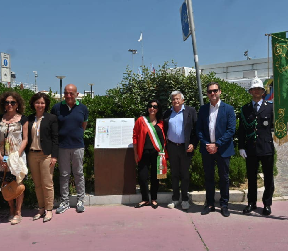 Mussolini e i “vicini scomodi”, <br> una targa per la Memoria