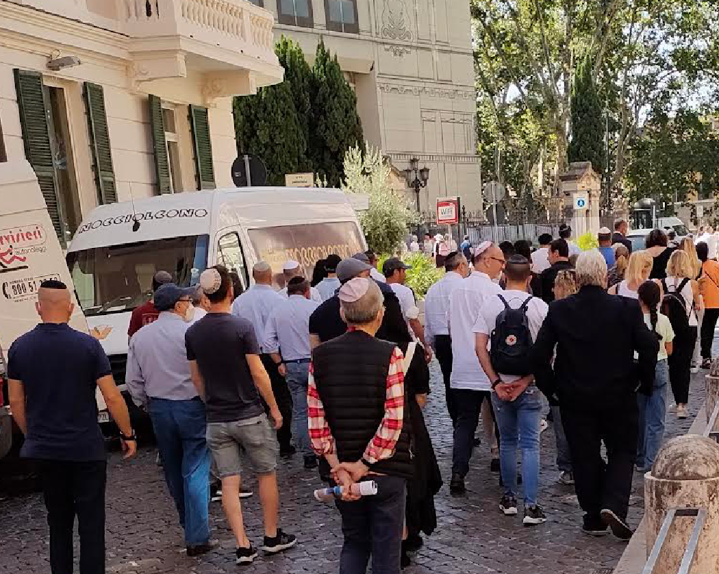 Il saluto degli ebrei romani <br> all’ultimo Testimone