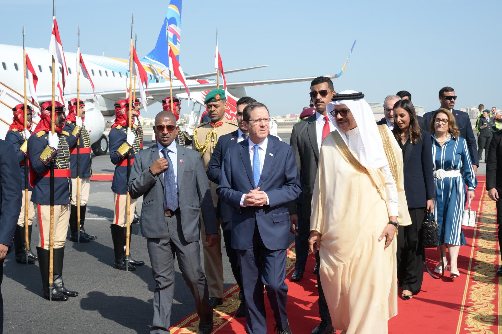Dal Bahrein agli Emirati Arabi Uniti</br>la missione di pace di Herzog