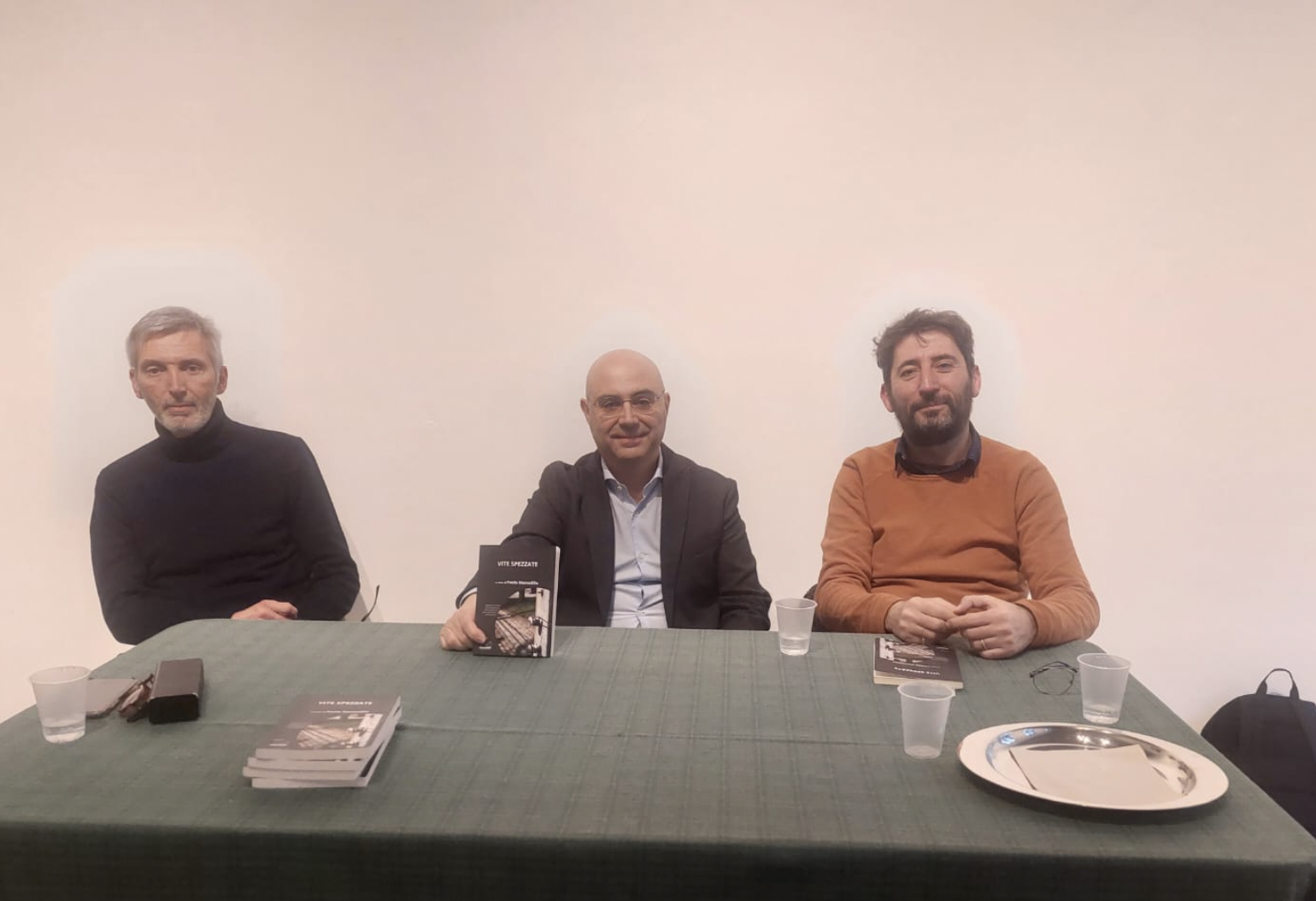 Vite spezzate, un racconto <br> tra immagini e testi