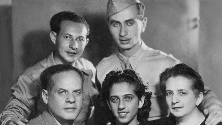 Voices from the darkness, four friends  in the turmoil of war and persecution