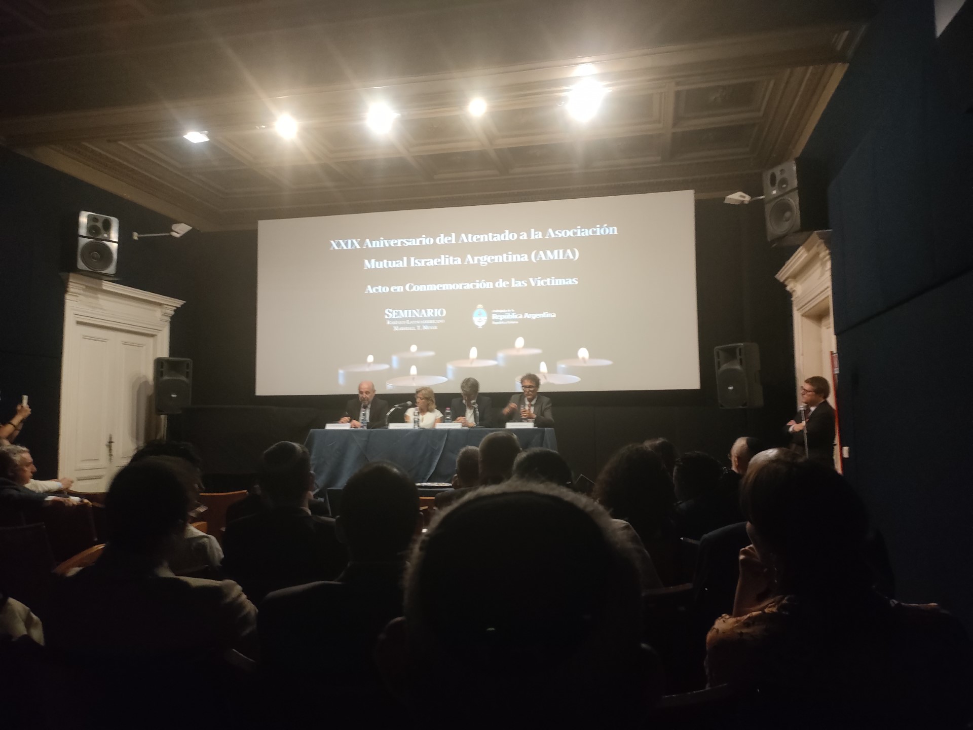 “Attentato all’Amia, <br> i responsabili devono pagare”