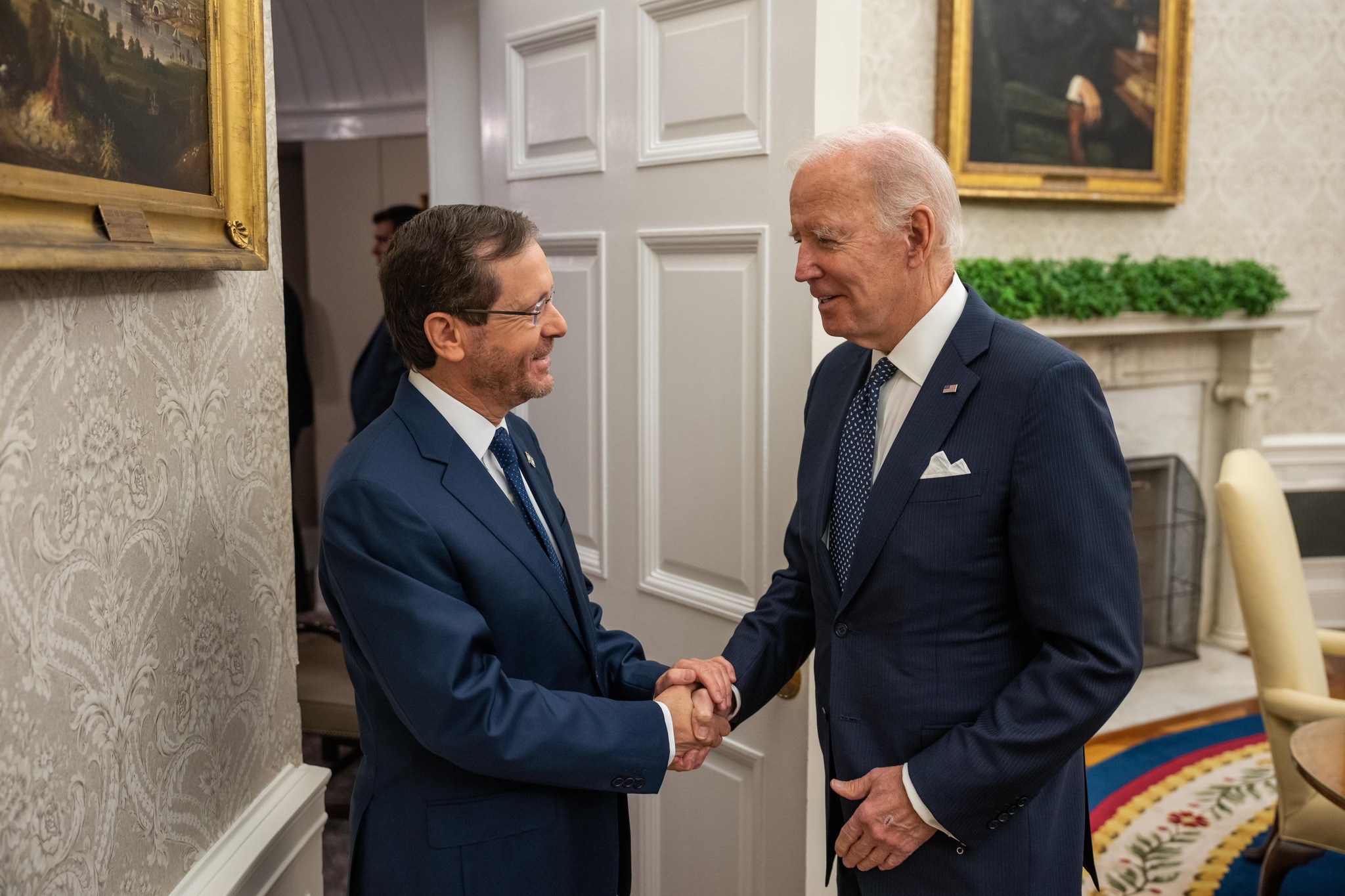 Netanyahu e l’atteso invito di Biden,</br>mentre Herzog vola a Washington