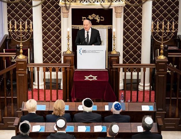 ANTISEMITISMO – Da Liliana Segre e Olaf Scholz <br> monito contro il pregiudizio