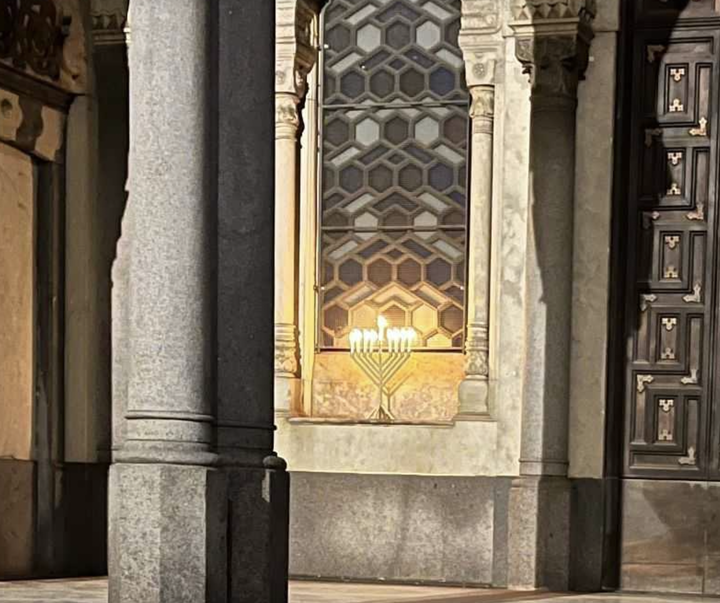 CHANUKKAH – Tajani al Colosseo <br> per l’ottava candela